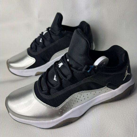 H79- SIZE 7 WOMENS NIKE JORDAN 11 CMFT BLACK / SILVER /WHITE DV2629-001 - Picture 4 of 11